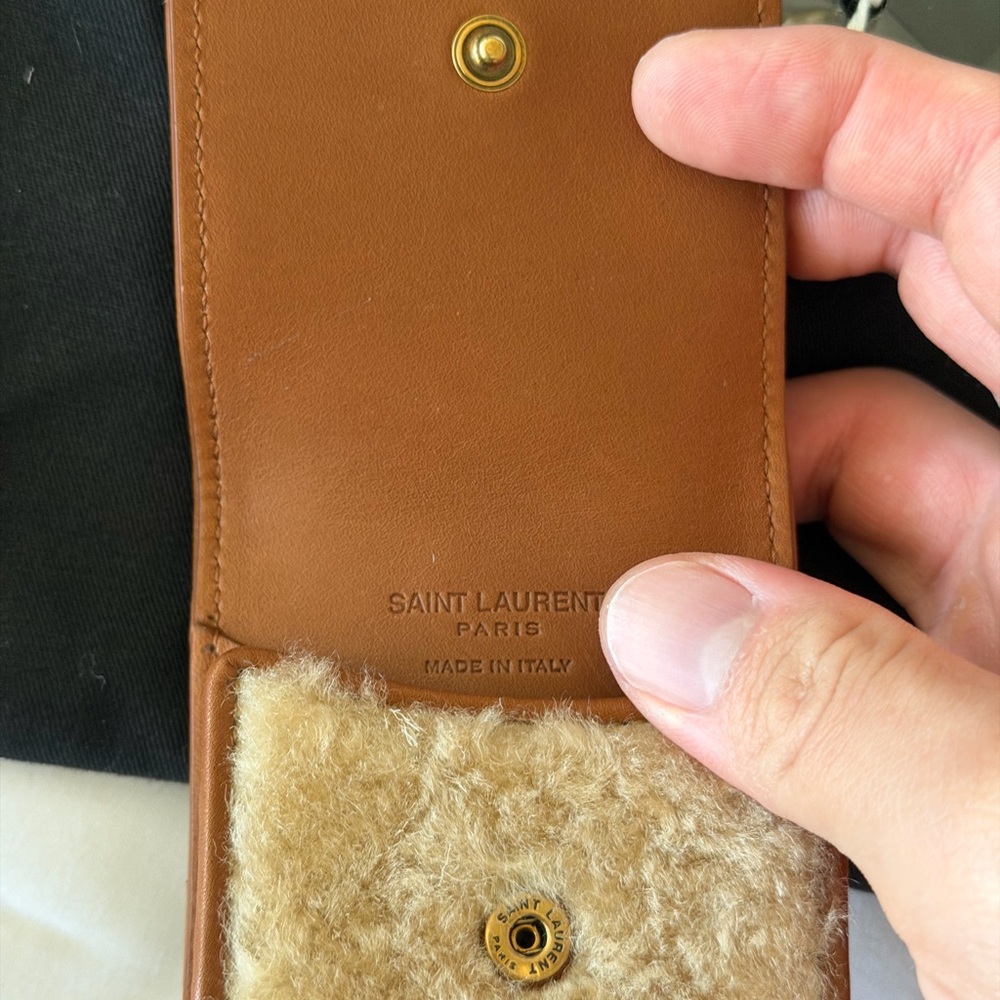 Saint Laurent AirPods Pro shearling case - Picture 3 of 5